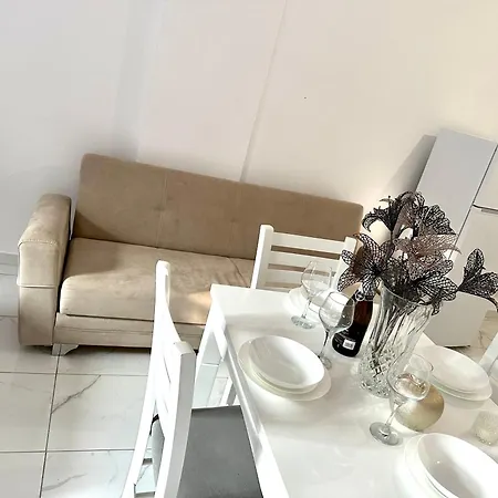 Shell 1 * Golem (Tirana)