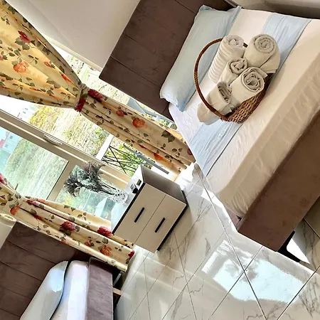 Shell 1 * Golem (Tirana)