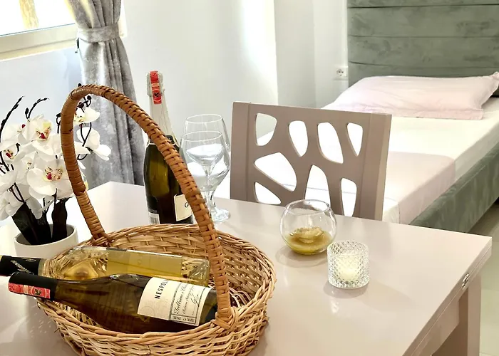 Shell 1 Guest house *