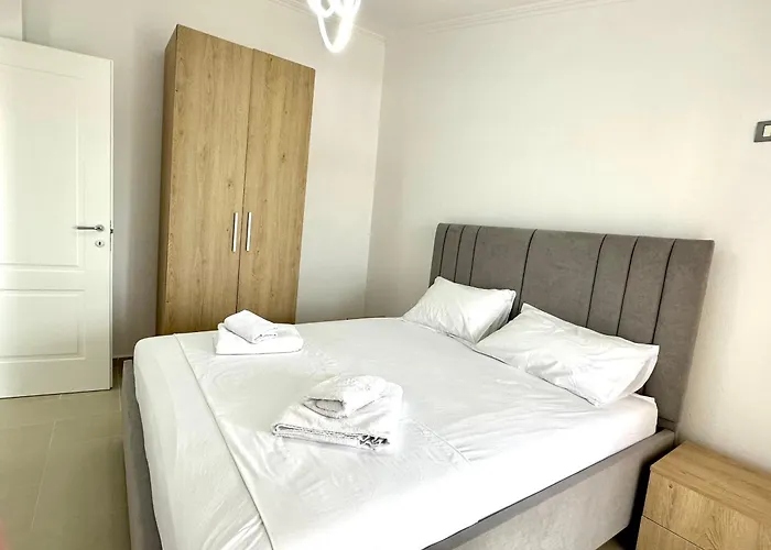 Shell 1 Guest house Golem (Tirana)